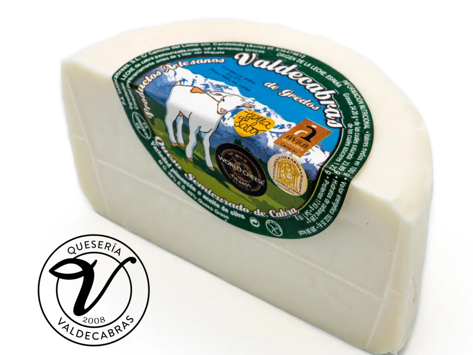Semicurado de Cabra,  Queso de cabra curado al natural. Queso de autora, 100% artesano de Quesería Valdecabras